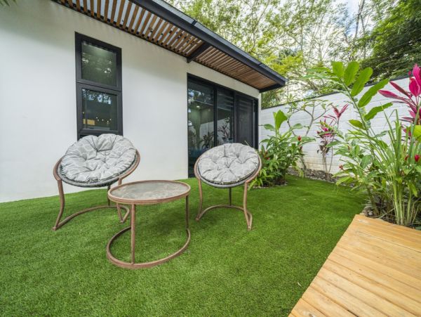 Costa Rica Contemporary 4 Bedroom Home with Pool