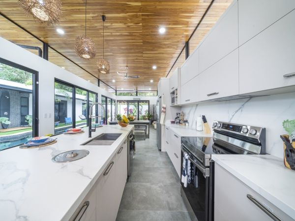 Costa Rica Contemporary 4 Bedroom Home with Pool