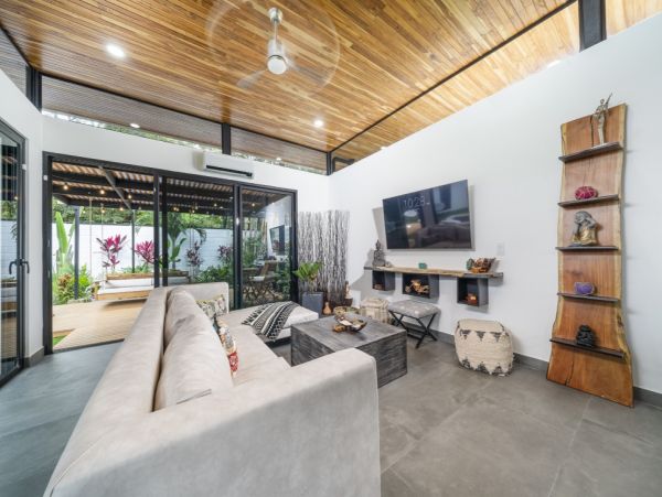 Costa Rica Contemporary 4 Bedroom Home with Pool