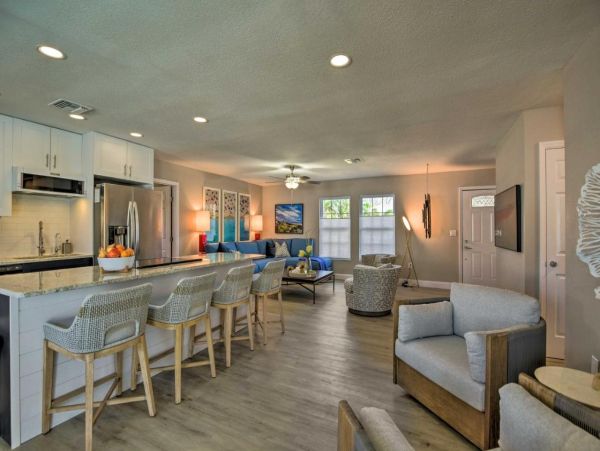 Single Level Home with 3 Bedrooms & Pool in Venice FL