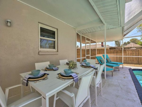 Single Level Home with 3 Bedrooms & Pool in Venice FL