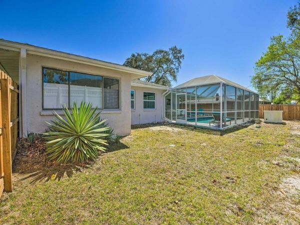 Single Level Home with 3 Bedrooms & Pool in Venice FL