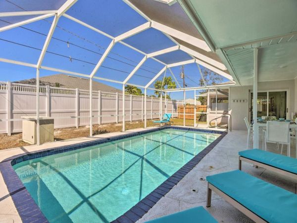 Single Level Home with 3 Bedrooms & Pool in Venice FL