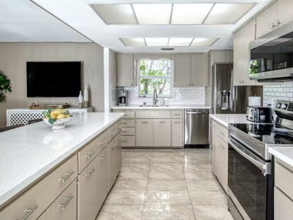 Deerfield Beach Luxury Three Bedroom Vacation Home