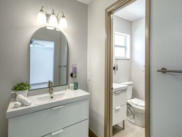 Deerfield Beach Luxury Three Bedroom Vacation Home