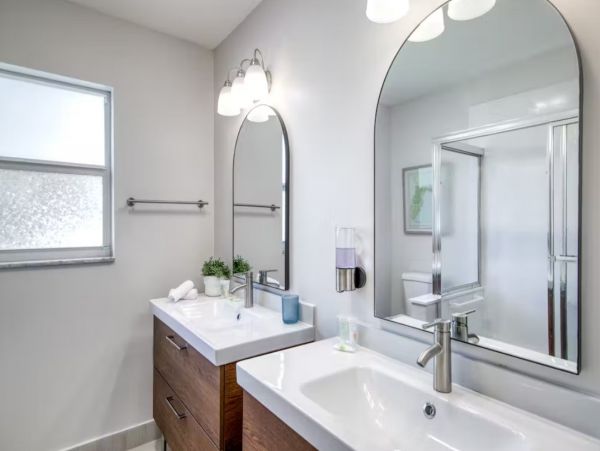 Deerfield Beach Luxury Three Bedroom Vacation Home