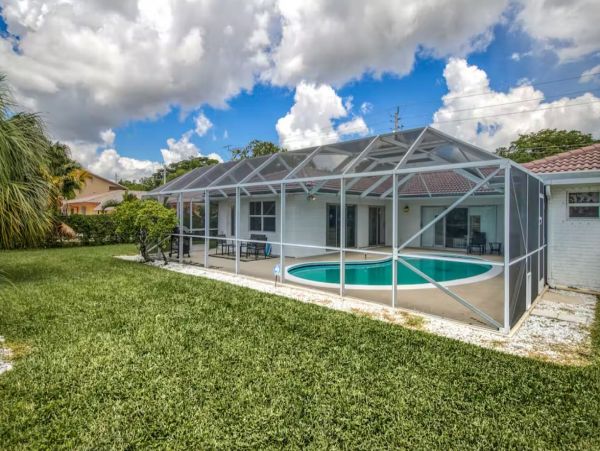Deerfield Beach Luxury Three Bedroom Vacation Home