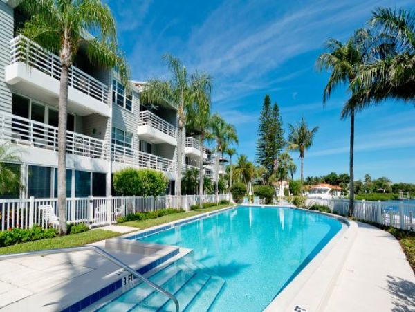 Walk to Beach Two Bedroom Vacation Condo in Longboat Key