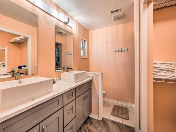 Clearwater Vacation Home Three Bedroom with Spa