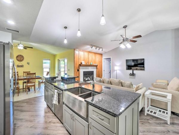 Clearwater Vacation Home Three Bedroom with Spa