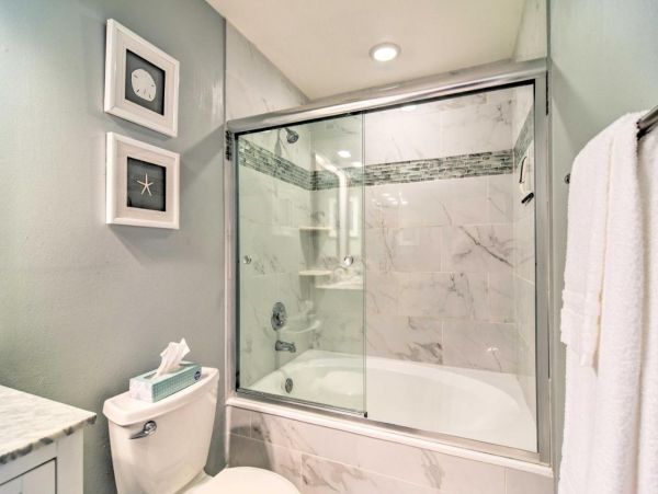 Charming 2 Bedroom Condo Sleeps 6 Guests in St. Petersburg