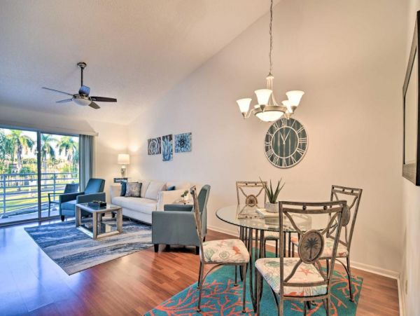 Charming 2 Bedroom Condo Sleeps 6 Guests in St. Petersburg