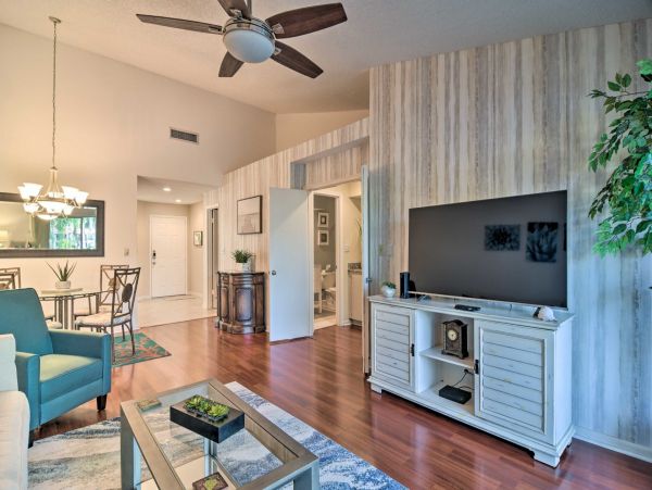Charming 2 Bedroom Condo Sleeps 6 Guests in St. Petersburg