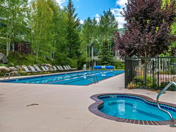 Year round hot tubs and pool for your enjoyment