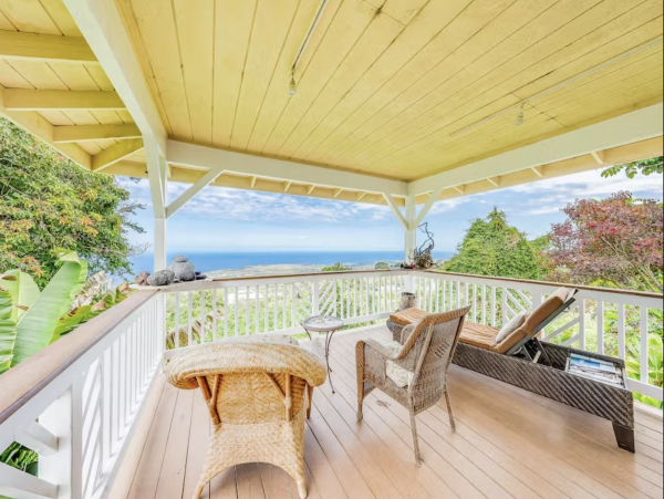 Holualoa Island Home with Hot Tub, Decks & Beach Nearby