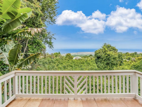 Holualoa Island Home with Hot Tub, Decks & Beach Nearby