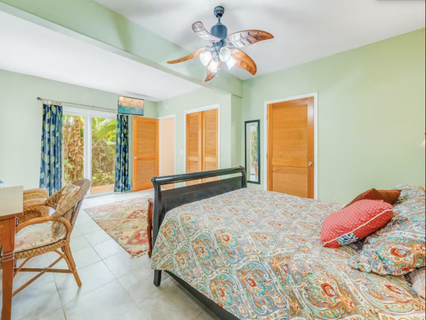 Holualoa Island Home with Hot Tub, Decks & Beach Nearby