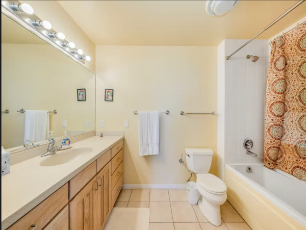 Holualoa Island Home with Hot Tub, Decks & Beach Nearby