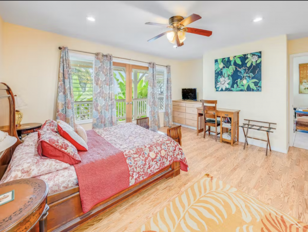 Holualoa Island Home with Hot Tub, Decks & Beach Nearby