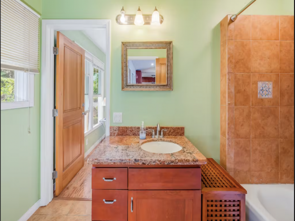 Holualoa Island Home with Hot Tub, Decks & Beach Nearby