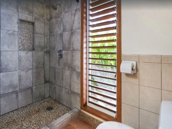 Princeville Vacation Luxury Home Four Bedrooms Walk To Beach