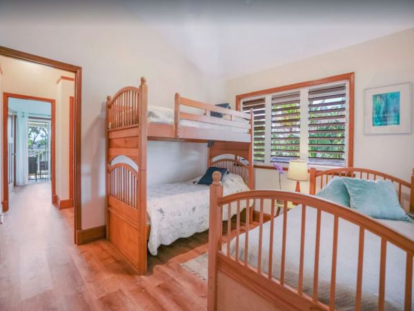 Princeville Vacation Luxury Home Four Bedrooms Walk To Beach
