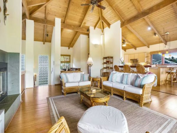 Beautiful Vacation Home with Pool & Spa in Princeville Sleeps 8
