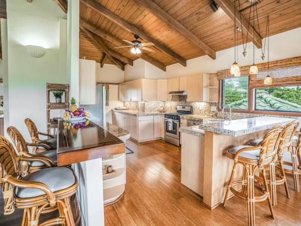 Beautiful Vacation Home with Pool & Spa in Princeville Sleeps 8