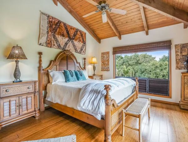 Beautiful Vacation Home with Pool & Spa in Princeville Sleeps 8