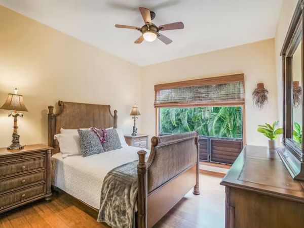 Beautiful Vacation Home with Pool & Spa in Princeville Sleeps 8