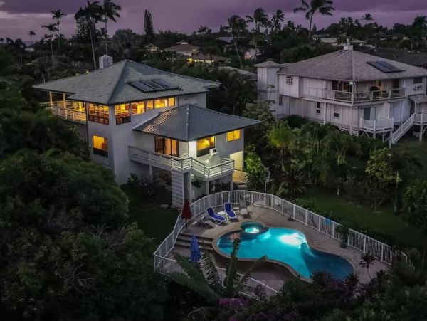 Beautiful Vacation Home with Pool & Spa in Princeville Sleeps 8
