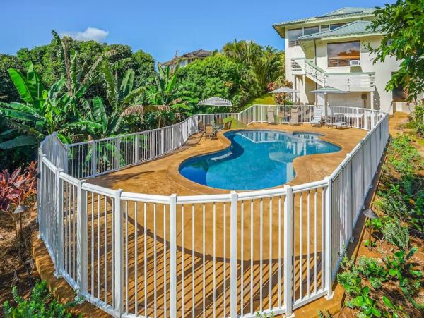 Beautiful Vacation Home with Pool & Spa in Princeville Sleeps 8