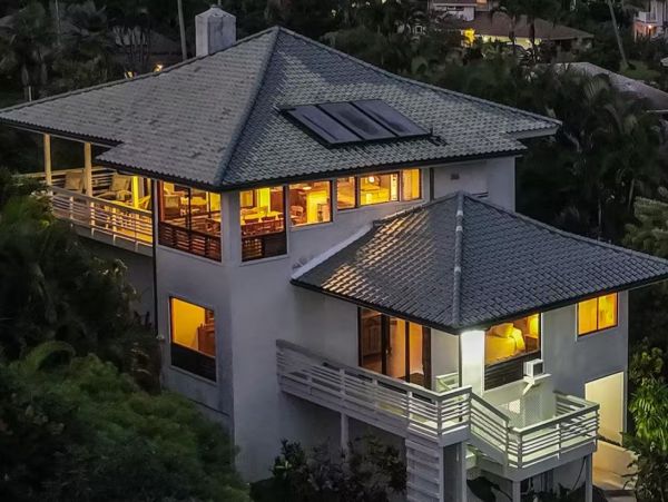 Beautiful Vacation Home with Pool & Spa in Princeville Sleeps 8