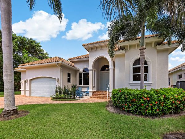 Luxury 4 Bedroom Home in Marco Island with Pool & Spa