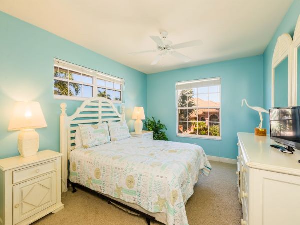 Canal View 5 Bedroom Home with Dock & Pool