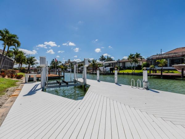Canal View 5 Bedroom Home with Dock & Pool