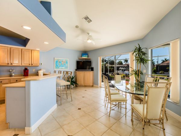 Canal View 5 Bedroom Home with Dock & Pool