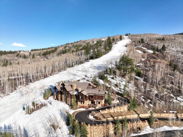 Ski in Ski out at the Top of Arrowhead Village