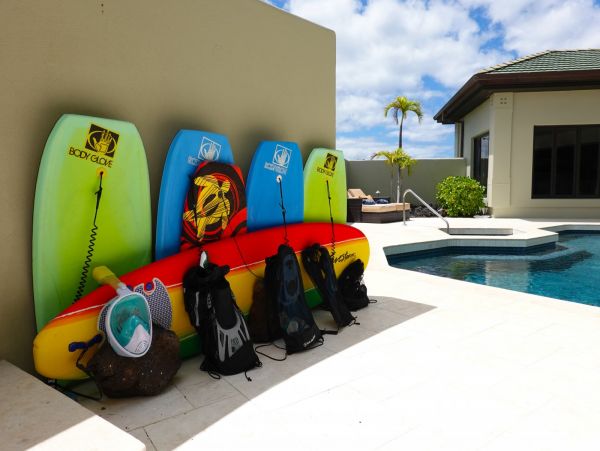 Luxury Waimea Vacation Pool Home Five Bedroom Short Walk to Beach