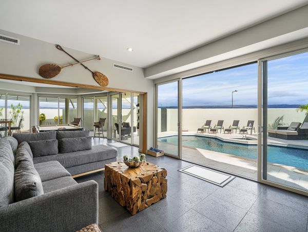 Luxury Waimea Vacation Pool Home Five Bedroom Short Walk to Beach