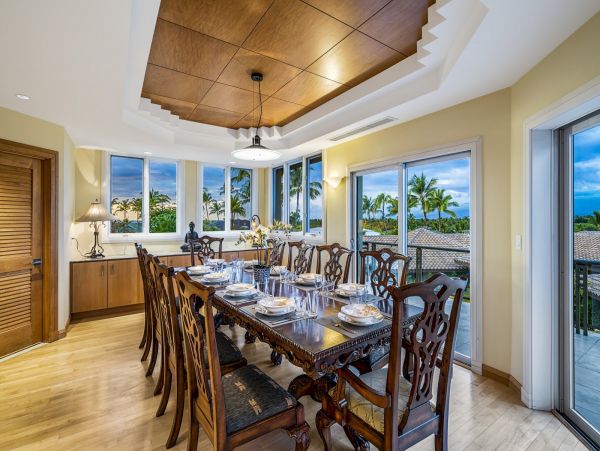 Luxury Waimea Vacation Pool Home Five Bedroom Short Walk to Beach