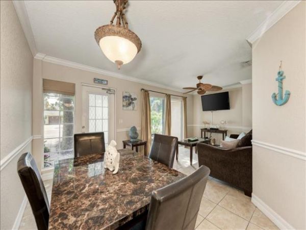 SIESTA KEY 2 BEDROOM BEACH VACATION RENTAL