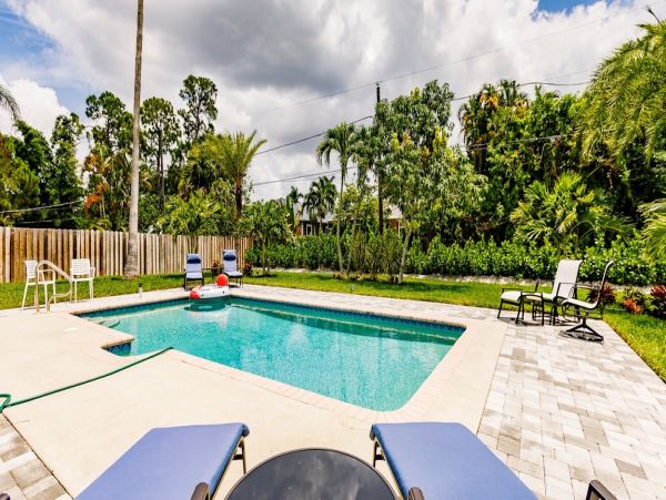 Two Bedroom Vacation Duplex in Naples Sleeps 4