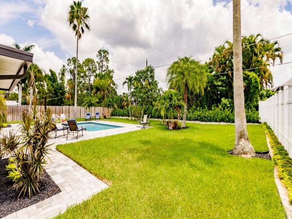 Two Bedroom Vacation Duplex in Naples Sleeps 4