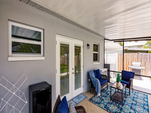Two Bedroom Charming Vacation Duplex in Naples Sleeps 4