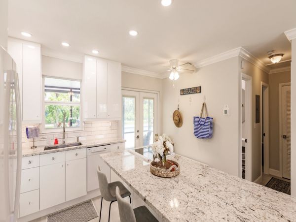 Two Bedroom Charming Vacation Duplex in Naples Sleeps 4