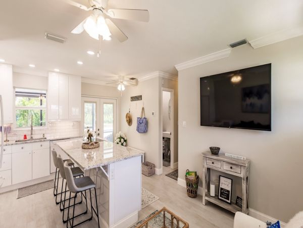 Two Bedroom Charming Vacation Duplex in Naples Sleeps 4