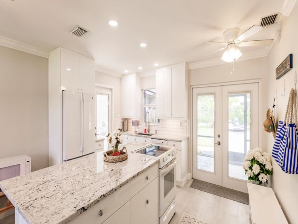 Two Bedroom Charming Vacation Duplex in Naples Sleeps 4