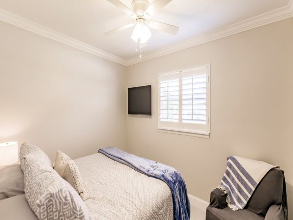 Two Bedroom Charming Vacation Duplex in Naples Sleeps 4