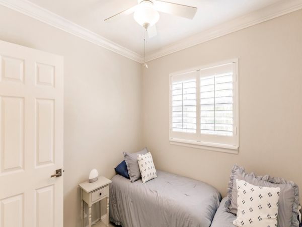 Two Bedroom Charming Vacation Duplex in Naples Sleeps 4